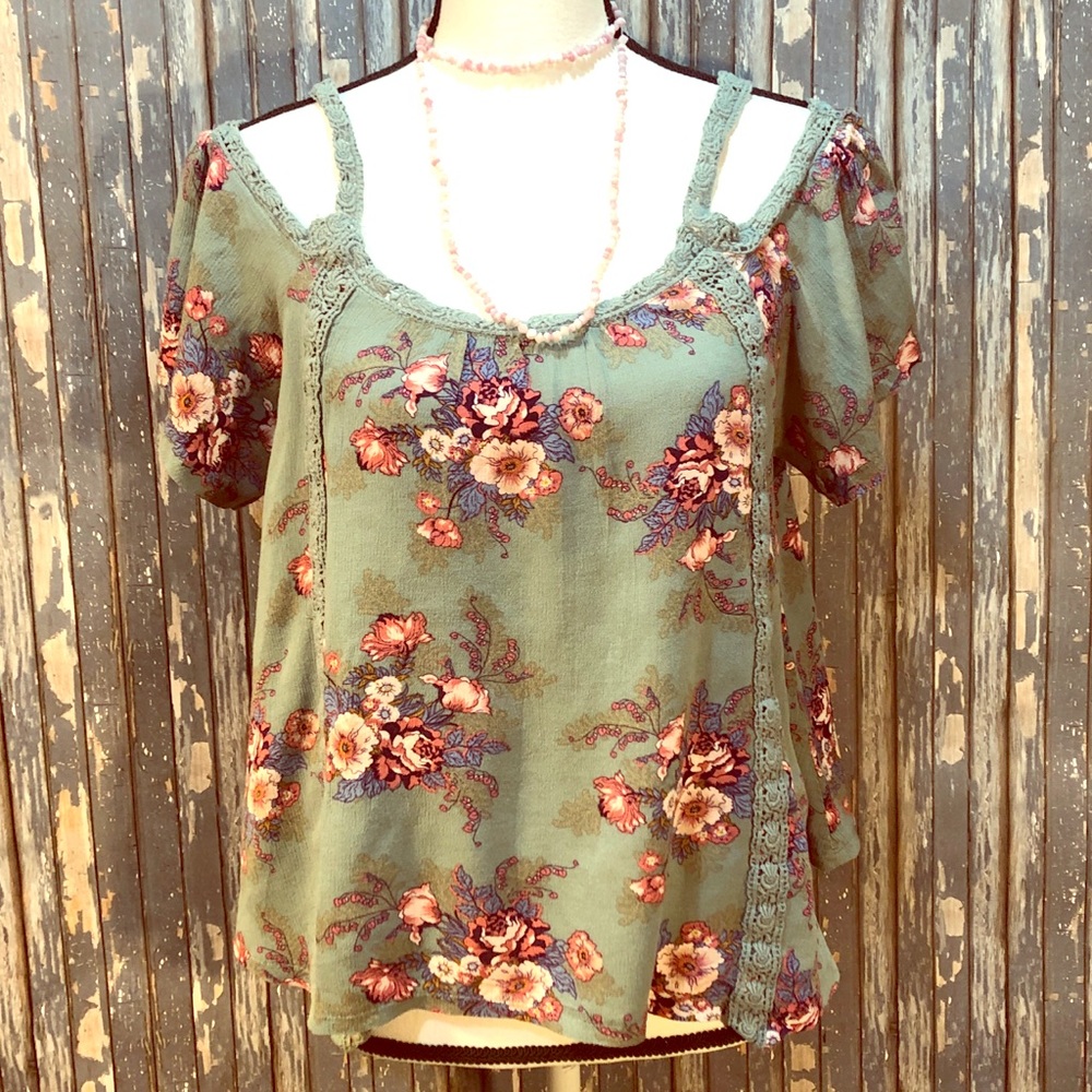 Rue21 Floral Boho Cold Shoulder Top